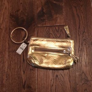 Express wristlet-gold